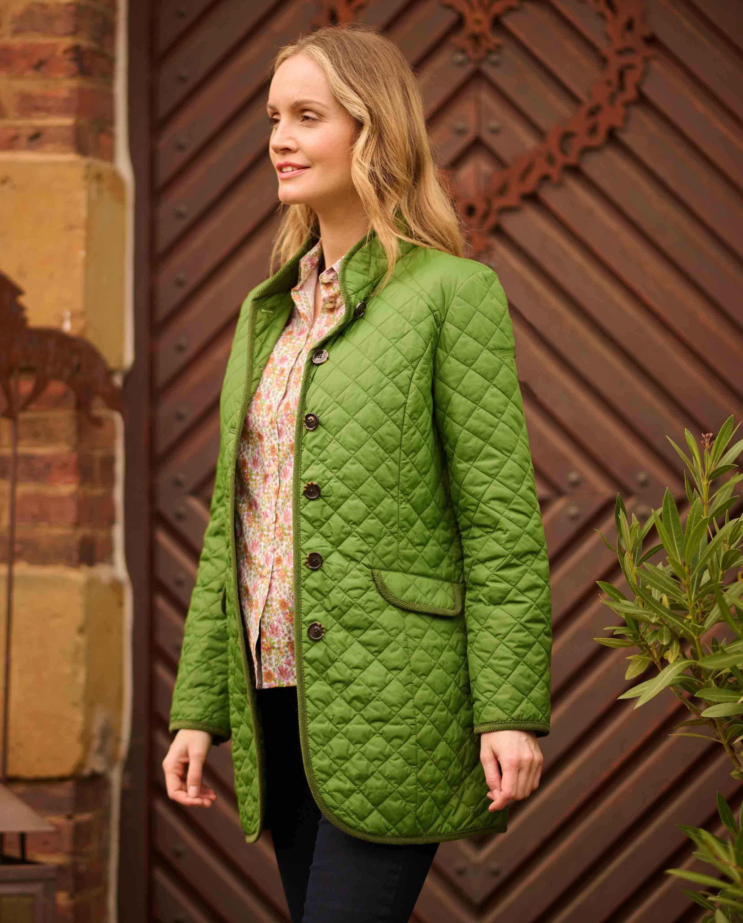 leichter Steppmantel ''Grace'' in fresh green