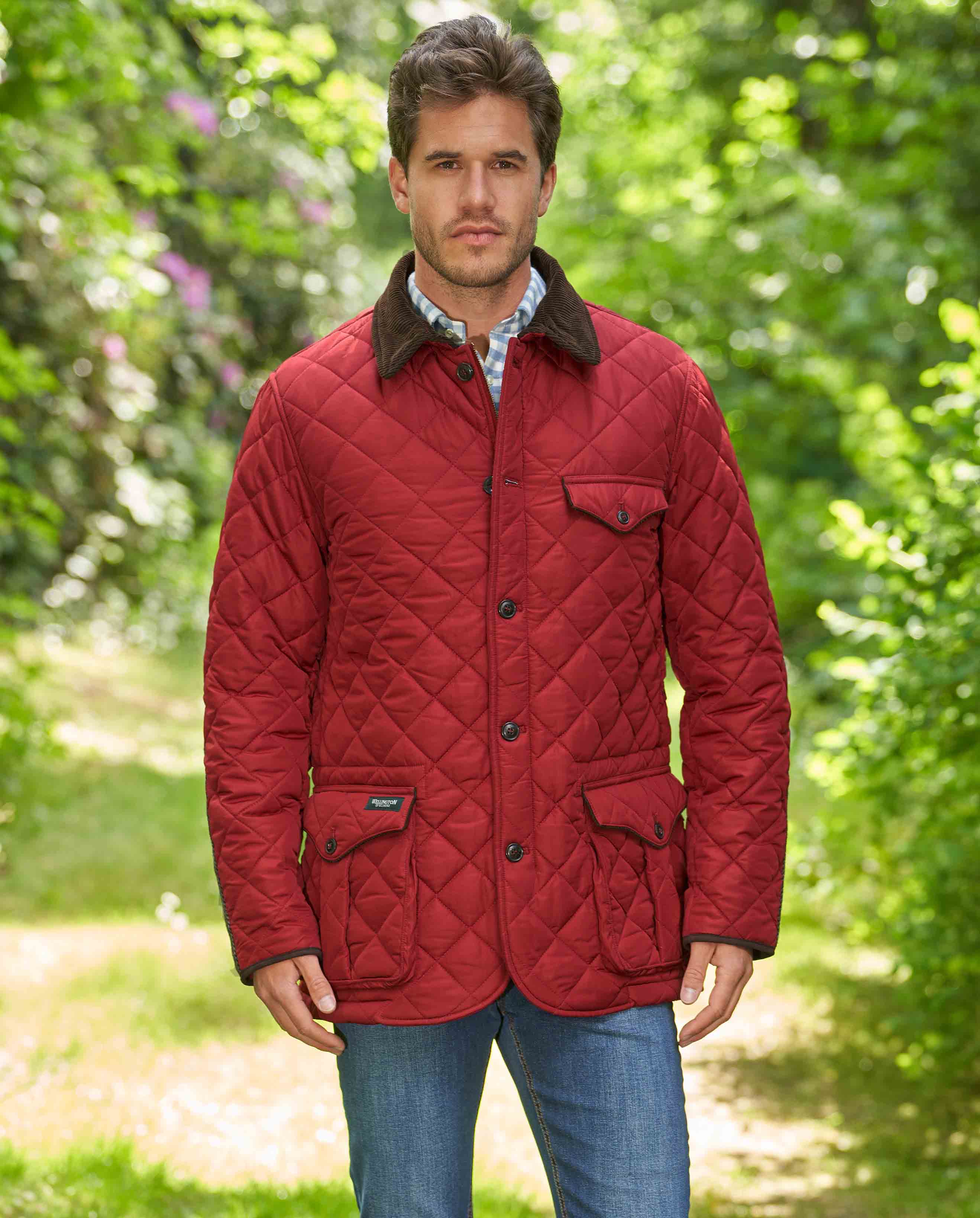 Herren Steppjacke ''Boston'' in red Dahlia mit Harris Tweed Applikationen