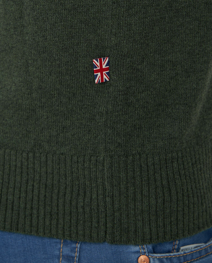 Merino-Lambswool Herrenpullover „Jordan“ in forrest green – mit Harris-Tweed-Details