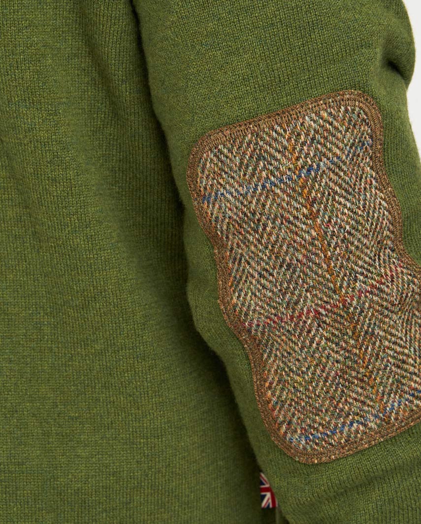 Merino-Lambswool Herrenpullover „Jordan“ in racing green – mit Harris-Tweed-Details