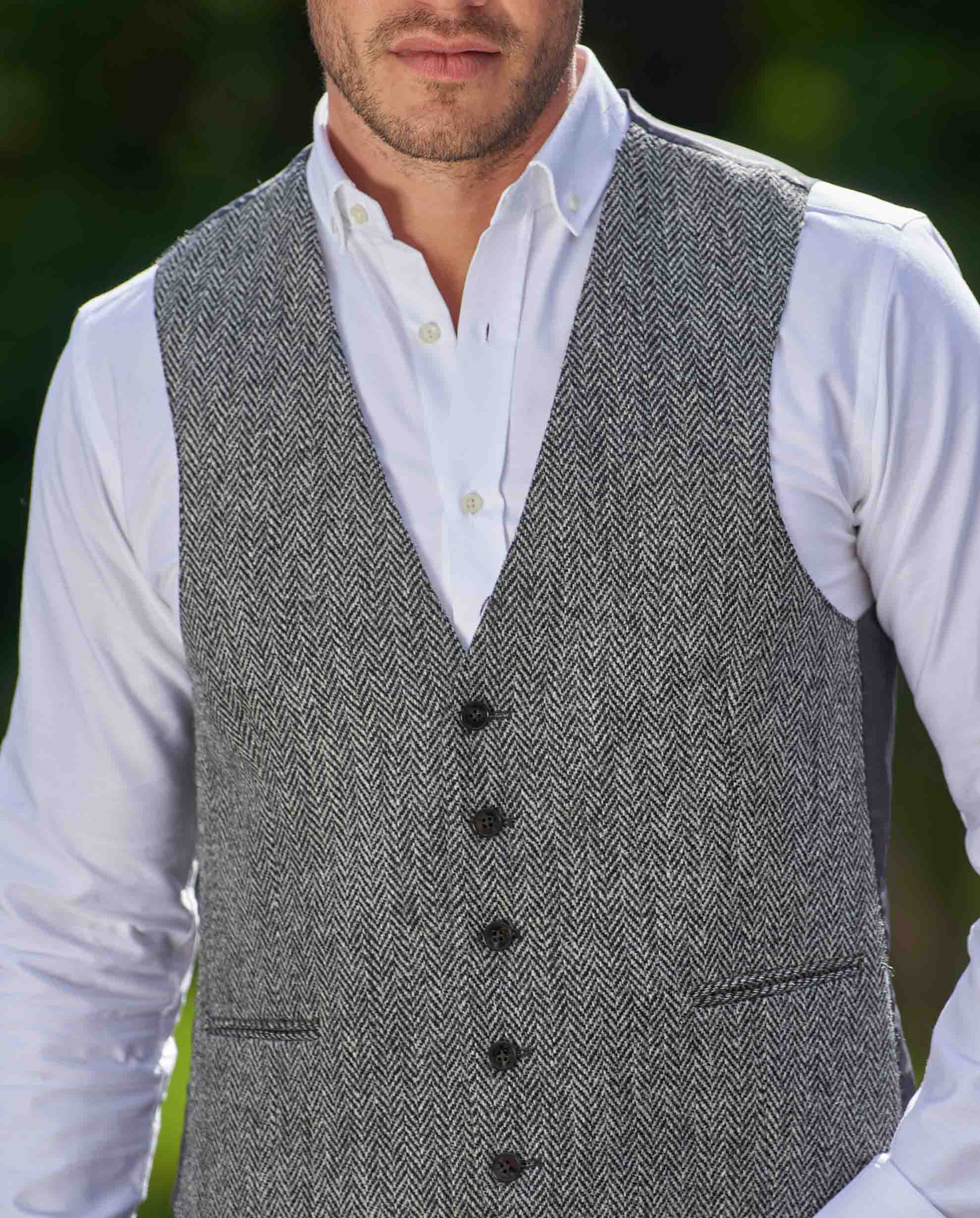 Harris Tweed waistcoat ''Tailor'' in black herringbone