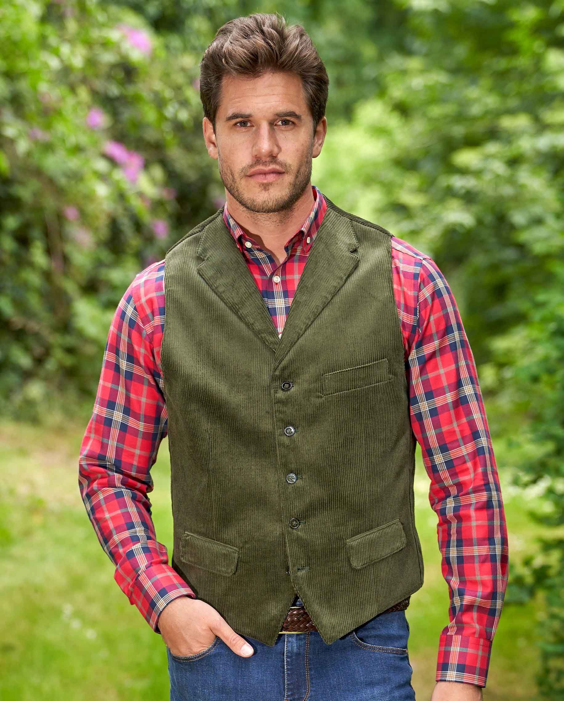 Herren Cord Weste "Wales" in moss green