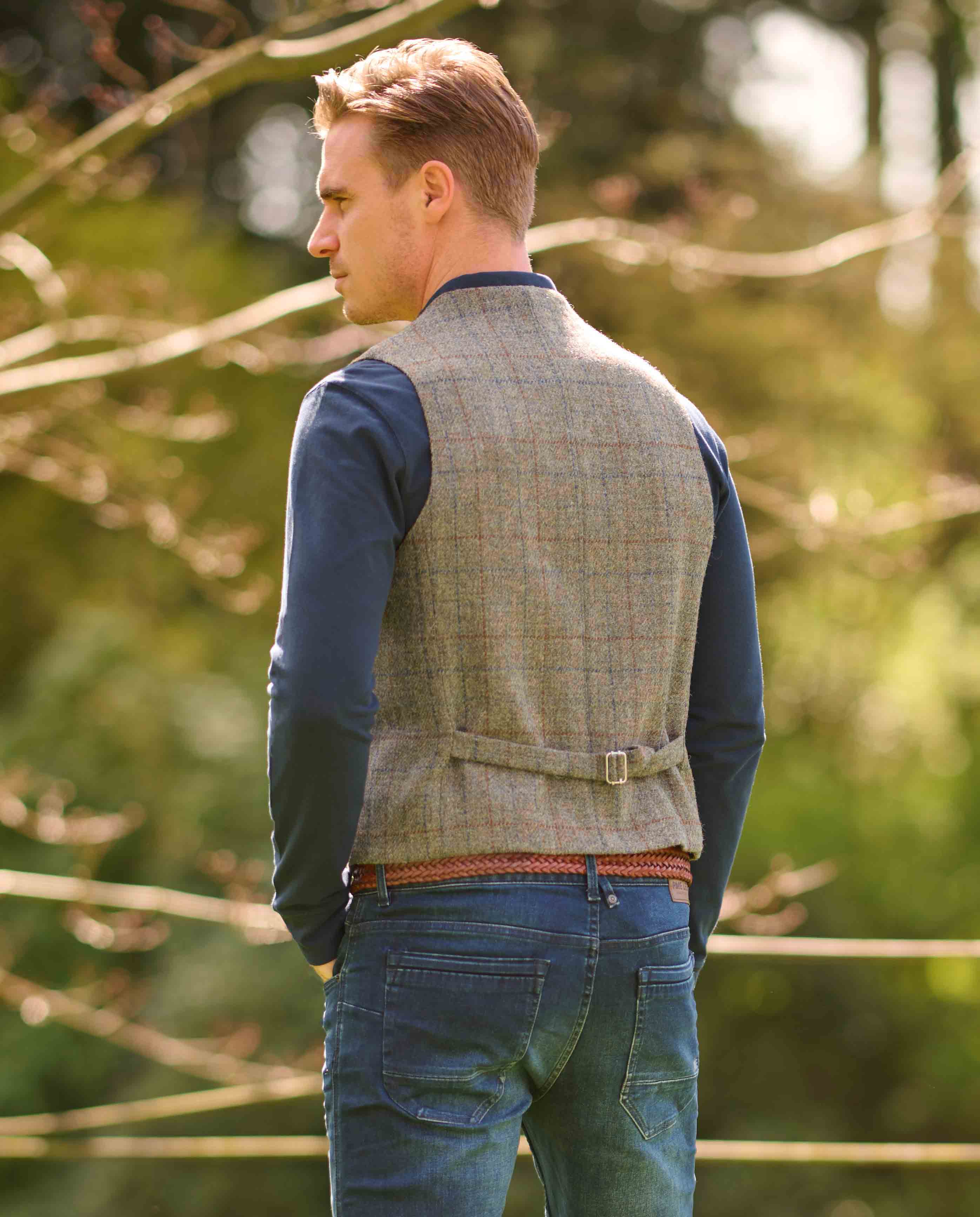 Harris Tweed waistcoat ''Wales'' in walnut check