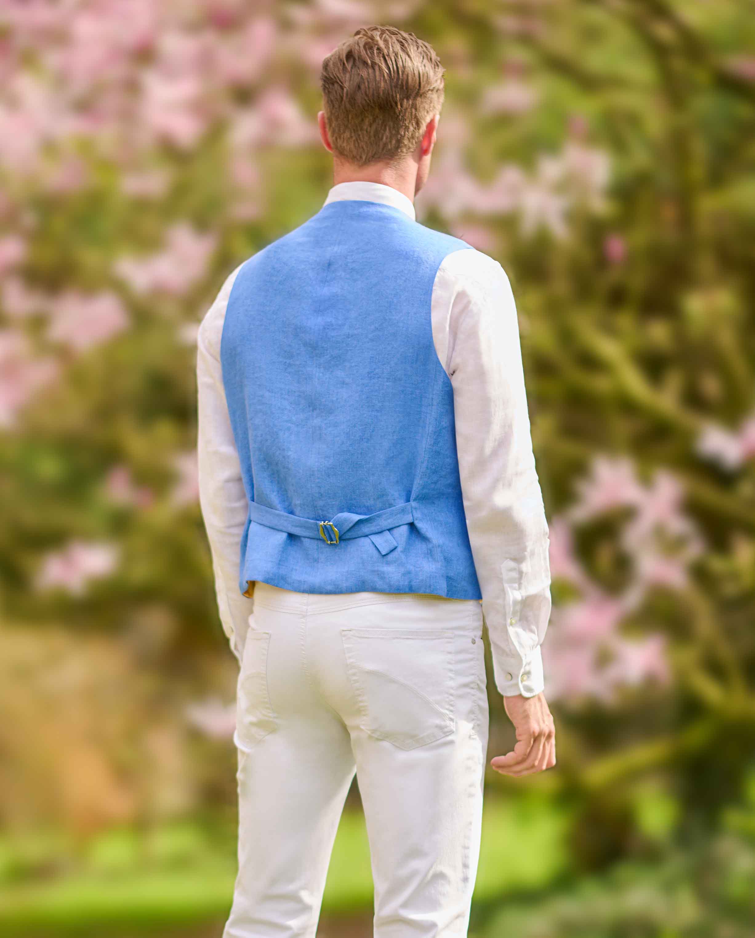 noble men's linen vest ''Wales'' in royal blue