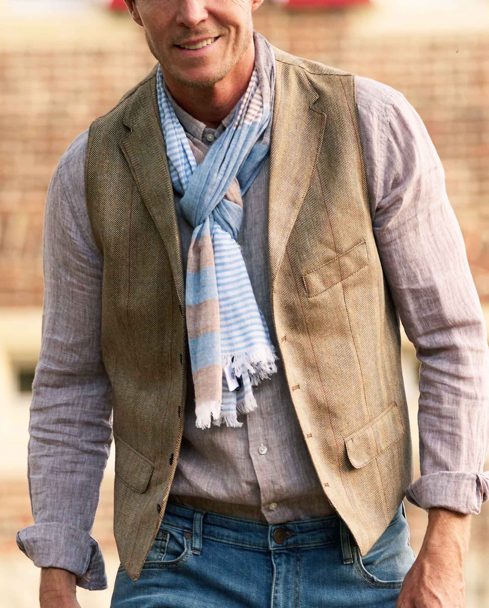 Sommerweste ''Wales'' aus Seide im braunen Fischgrat mit Überkaro