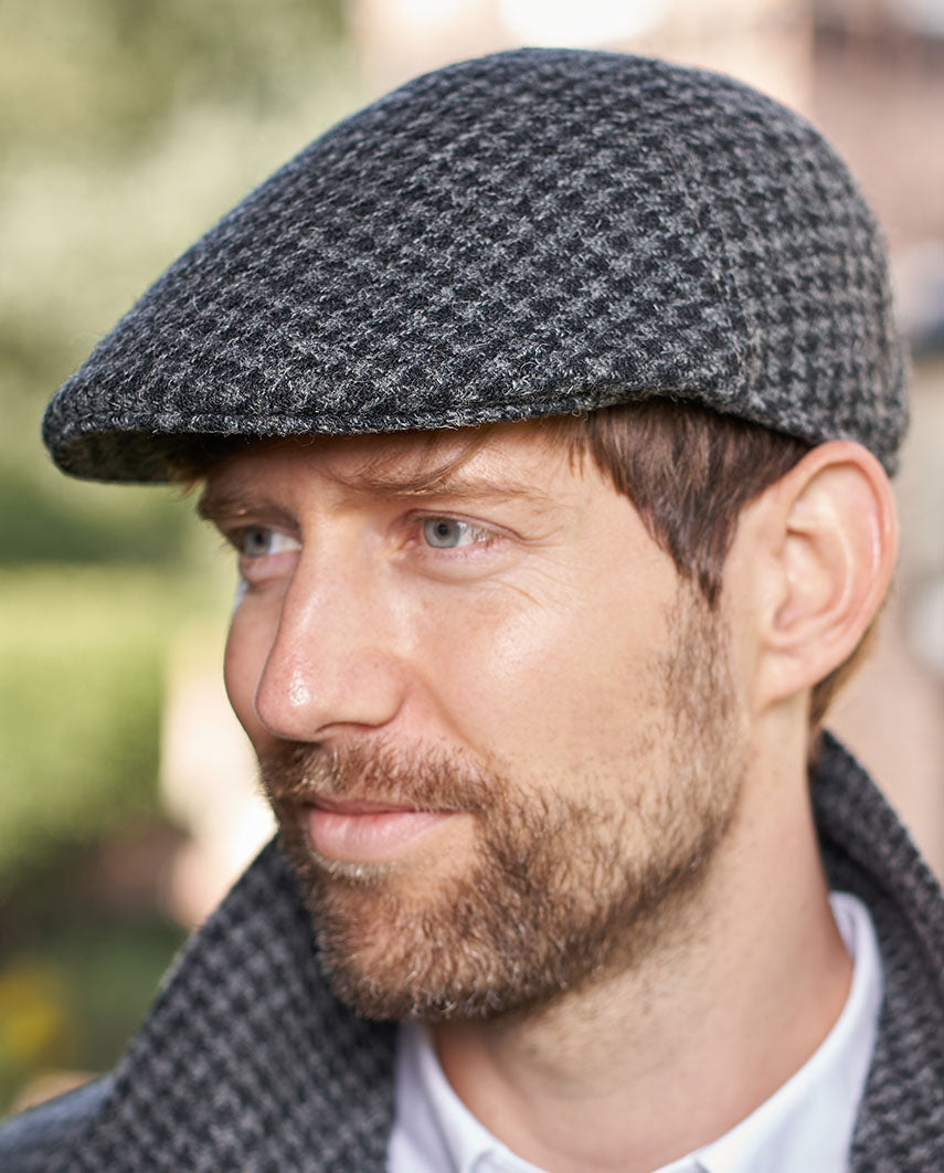 Harris Tweed hat "Henry Cap" in black houndstooth