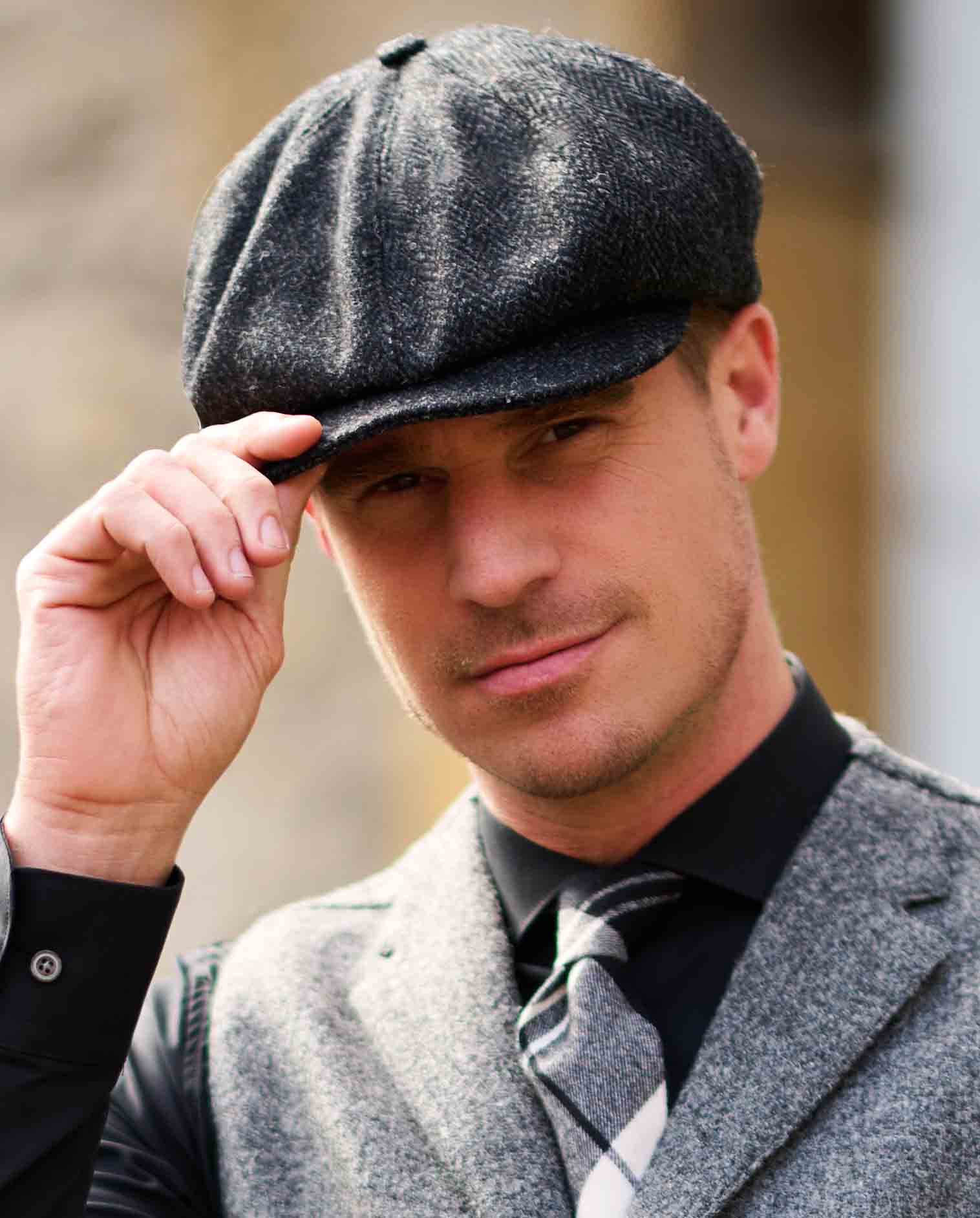 Harris Tweed newsboy cap in charcoal