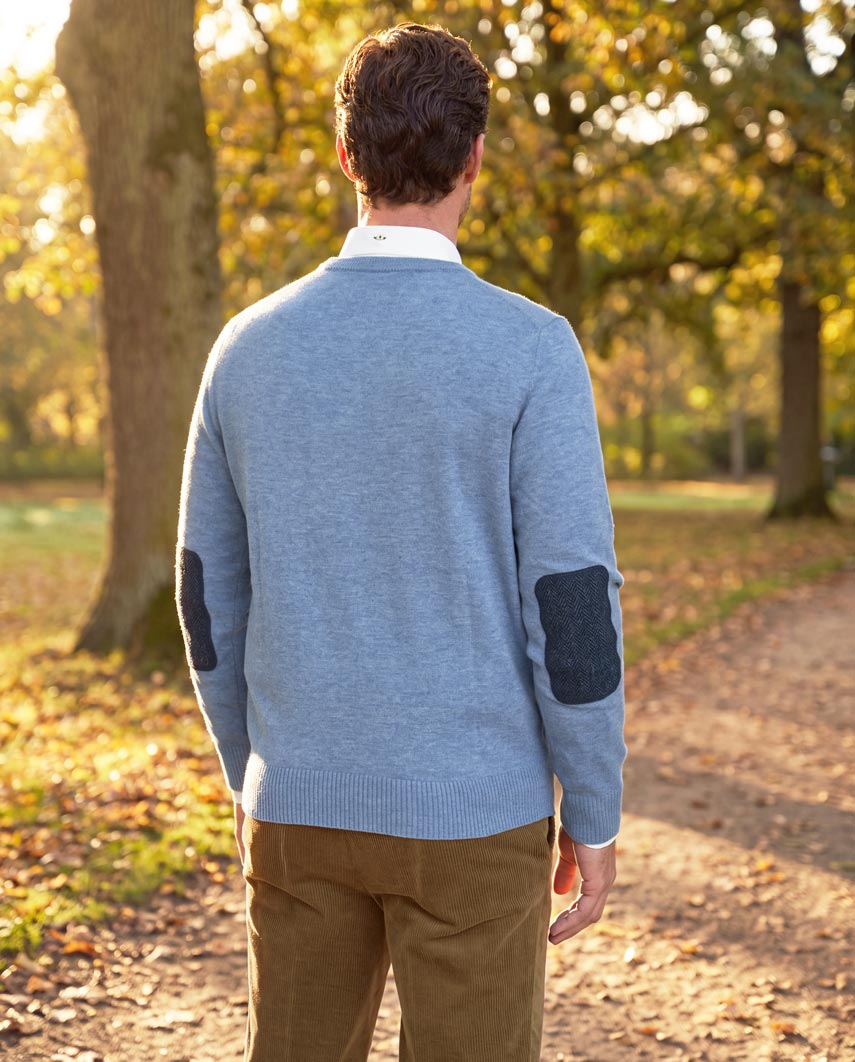 Merino-Lambswool Herrenpullover „Jordan“ in blue – mit Harris-Tweed-Details
