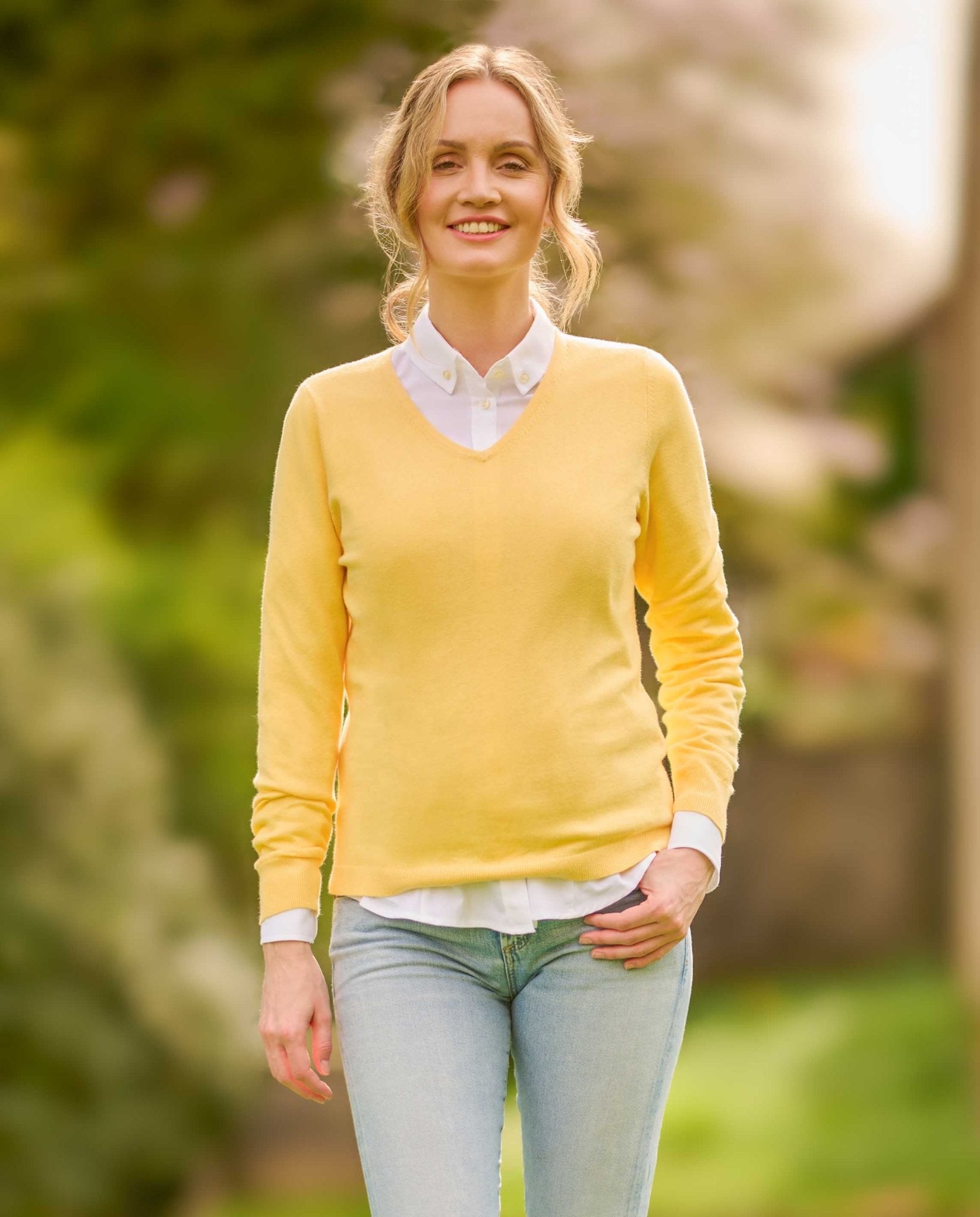 Damen Strickpullover ”Jane” mit V - Ausschnitt in gelb - Wellington of Bilmore
