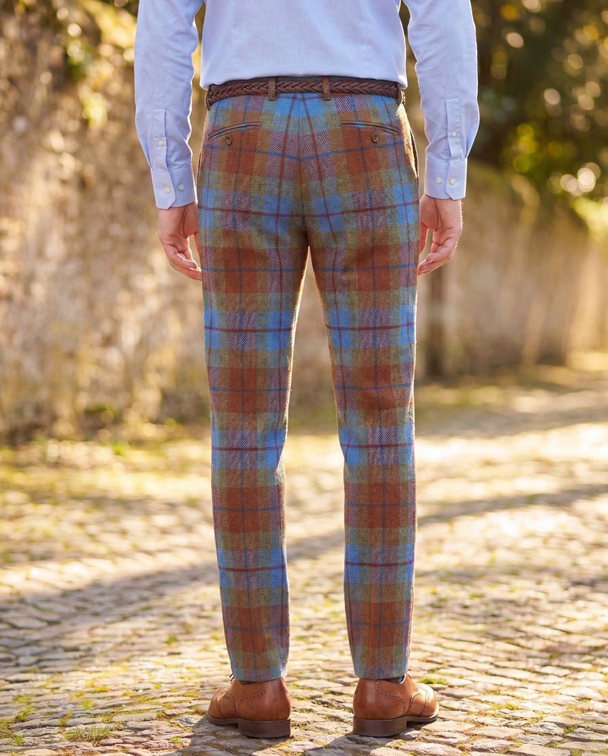 Harris Tweed Hose ''Mr. Miller " in Gold Tartan - Wellington of Bilmore