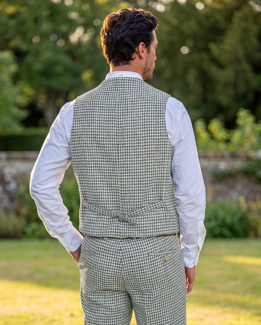 Harris Tweed Weste "Wales" in in grey-cream houndstooth - Wellington of Bilmore