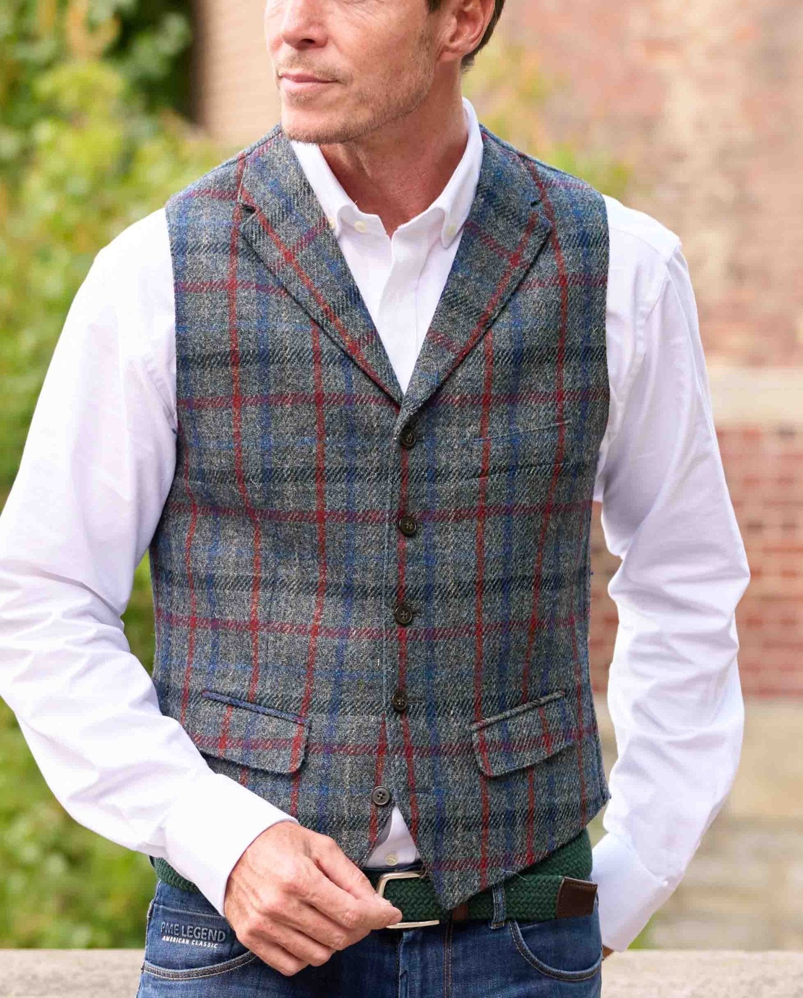 Harris Tweed Weste ''Wales'' in royal check - Wellington of Bilmore