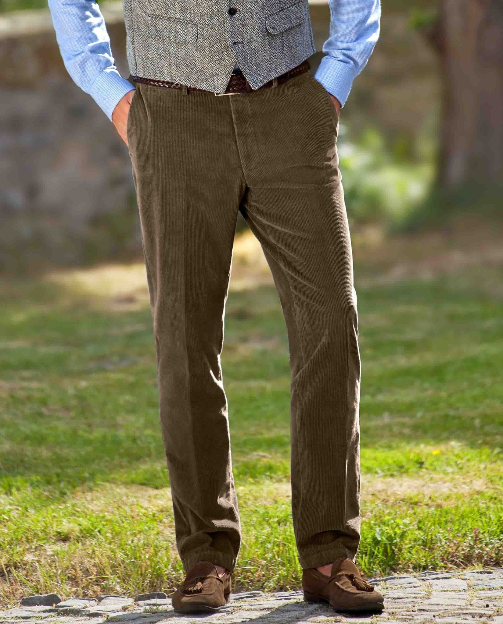 Herren Cordhose ''Mr. Bradley'' aus Genuacord in mud - Wellington of Bilmore