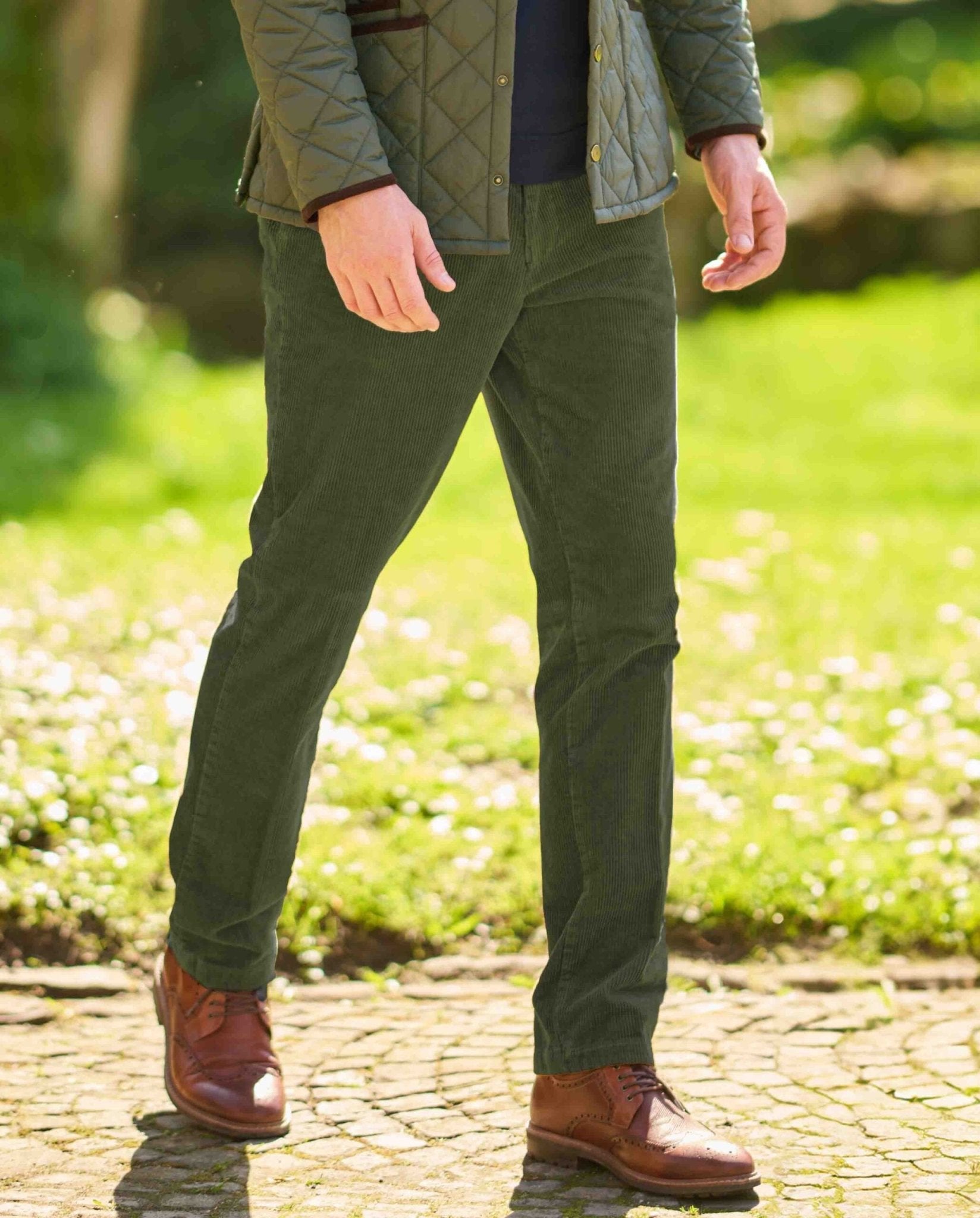 Herren Genua Cordhose ''Mr. Bradley'' in moss green - Wellington of Bilmore