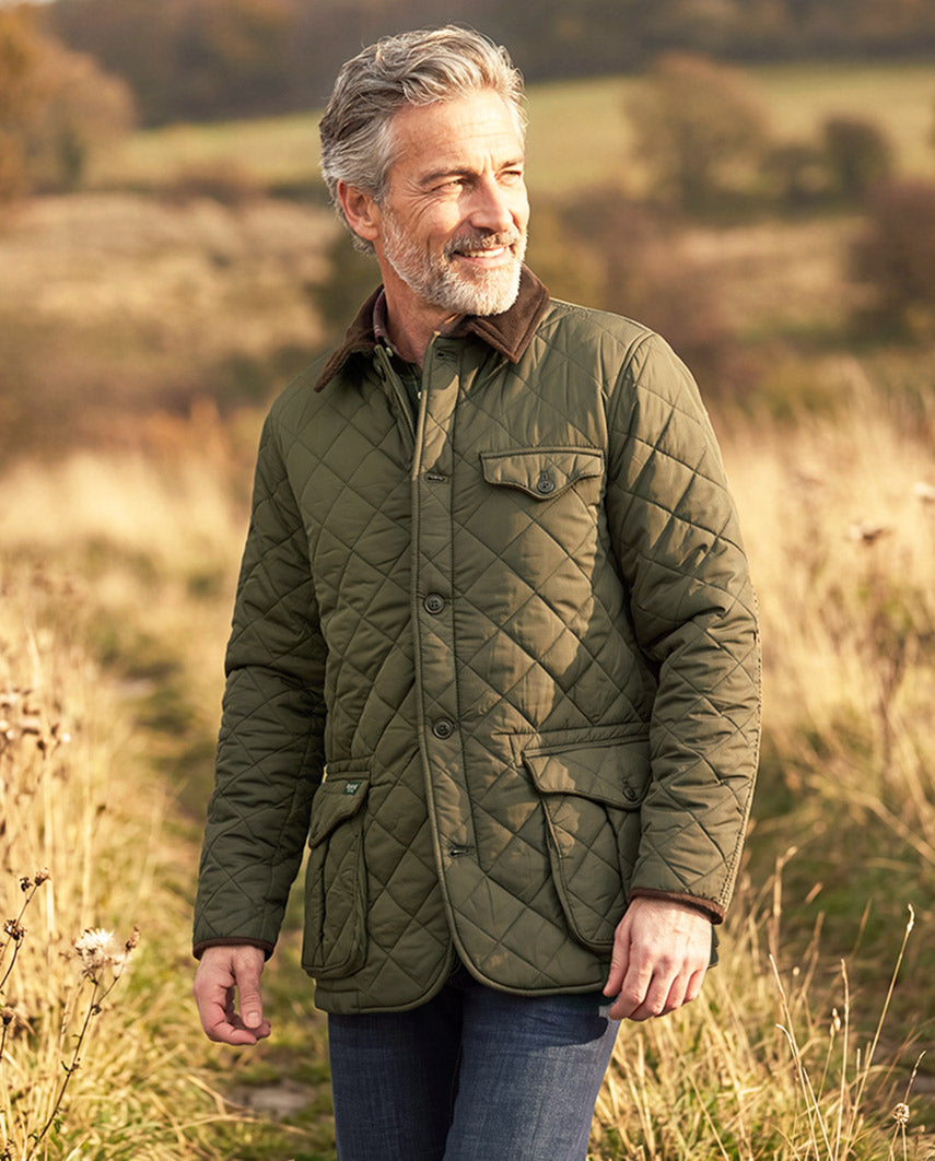Herren Steppjacke ''Boston'' in oliv mit Harris Tweed Applikationen - Wellington of Bilmore