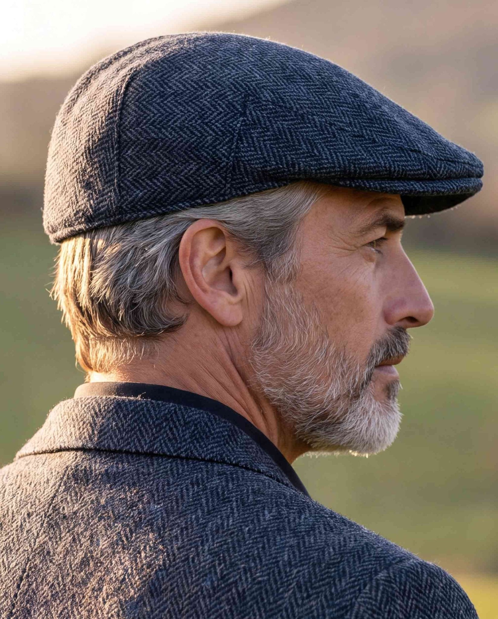 Schiebermütze "Henry Cap" aus Original Harris Tweed – Seastone Navy Herringbone - Wellington of Bilmore