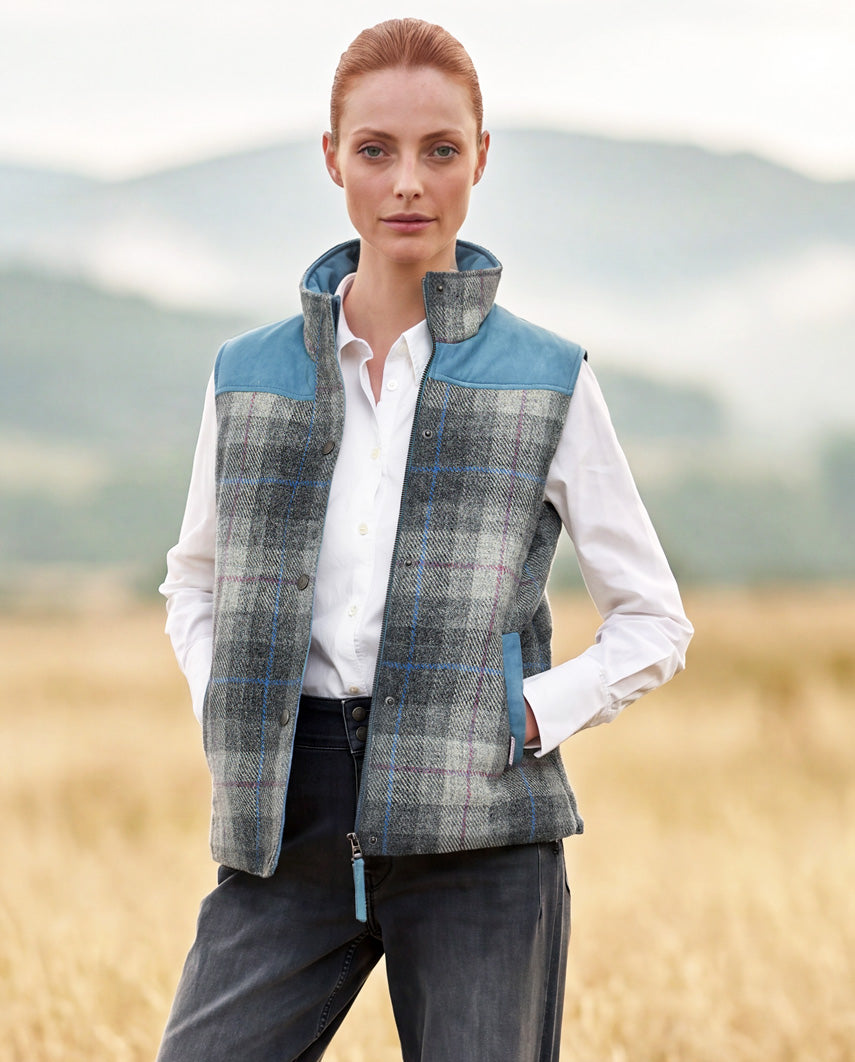 Damen-Steppweste „Lisa“ aus Harris Tweed mit Nappalederbesatz | Queen Check