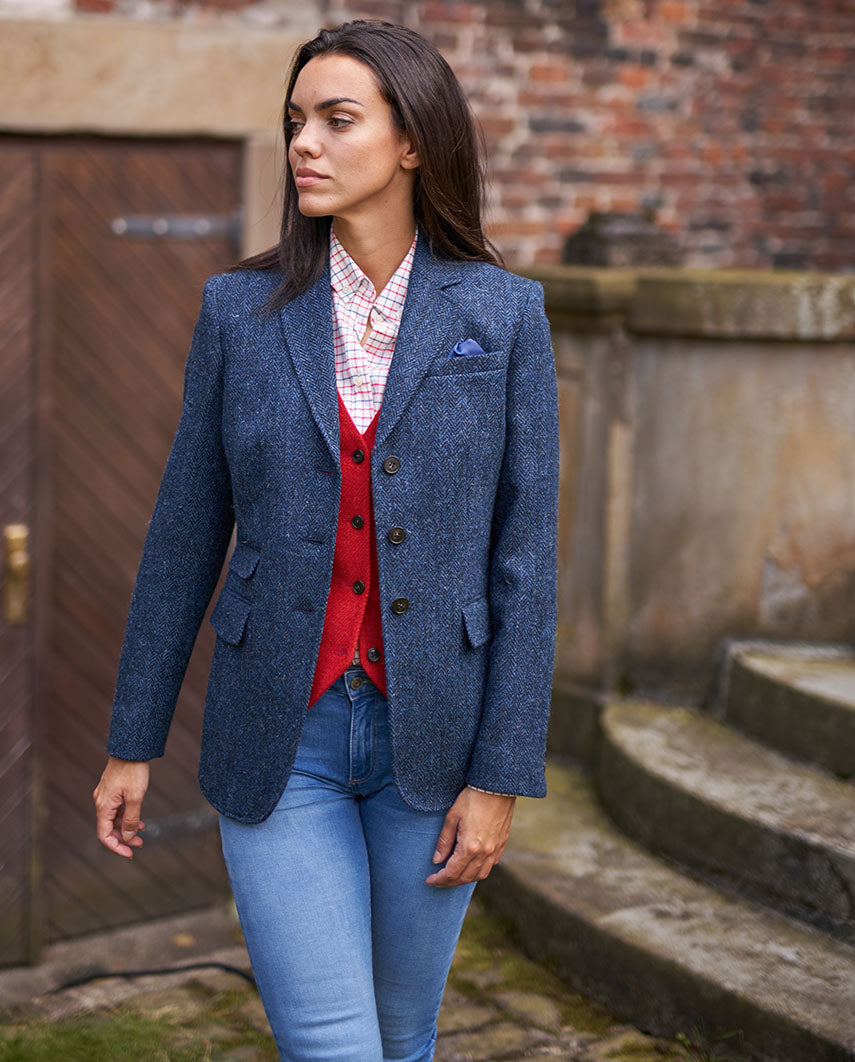 Carola - femininer Harris Tweed Blazer in Blue Herringbone