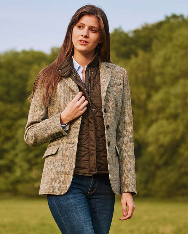 Harris Tweed Blazer "Carola" in Sand Herringbone