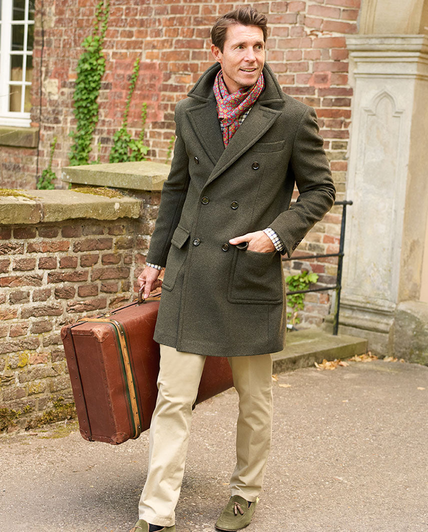 Double-breasted wool coat ”Dorchester” made of wool-cashmere quality for men in forrest