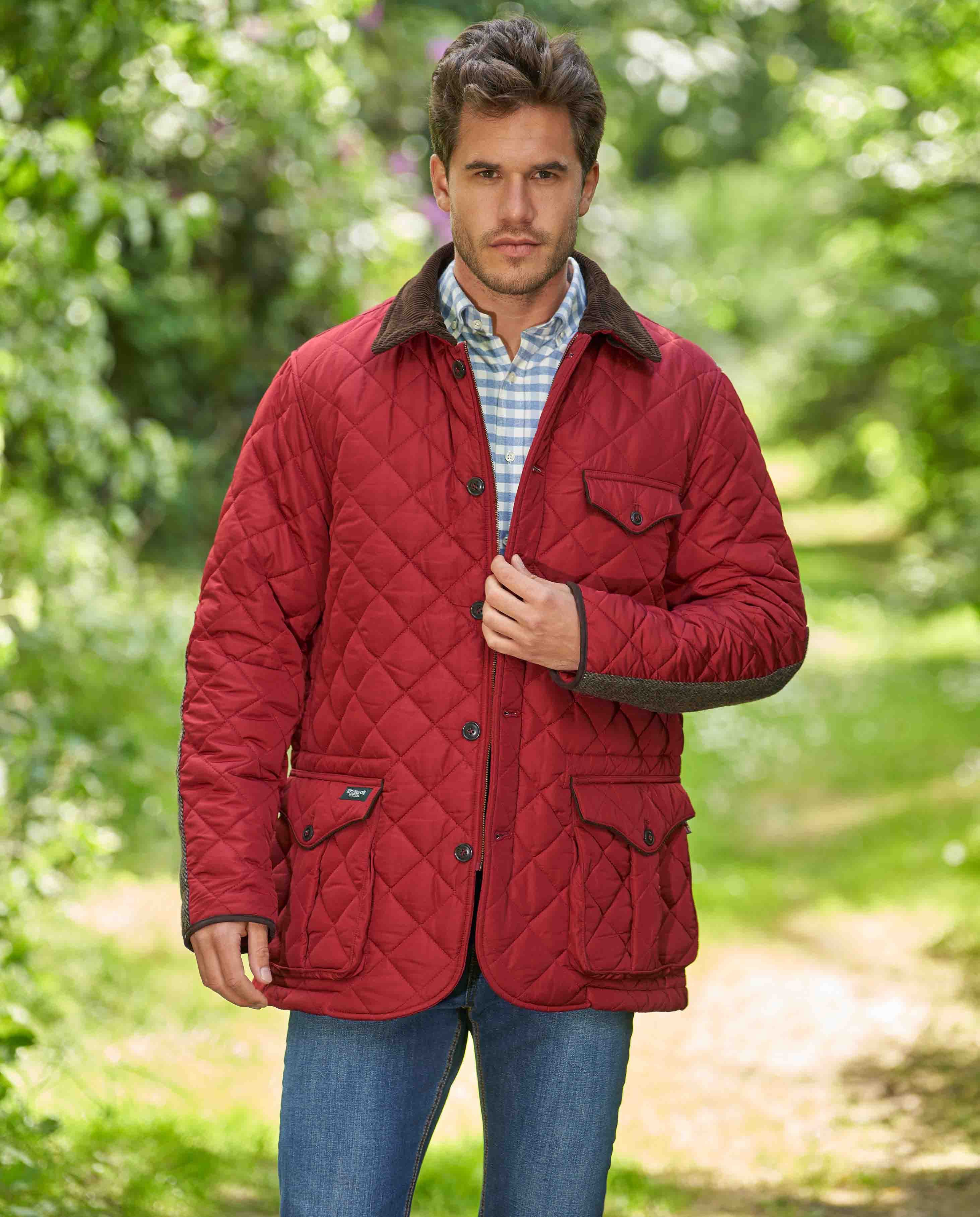 Herren Steppjacke ''Boston'' in red Dahlia mit Harris Tweed Applikationen