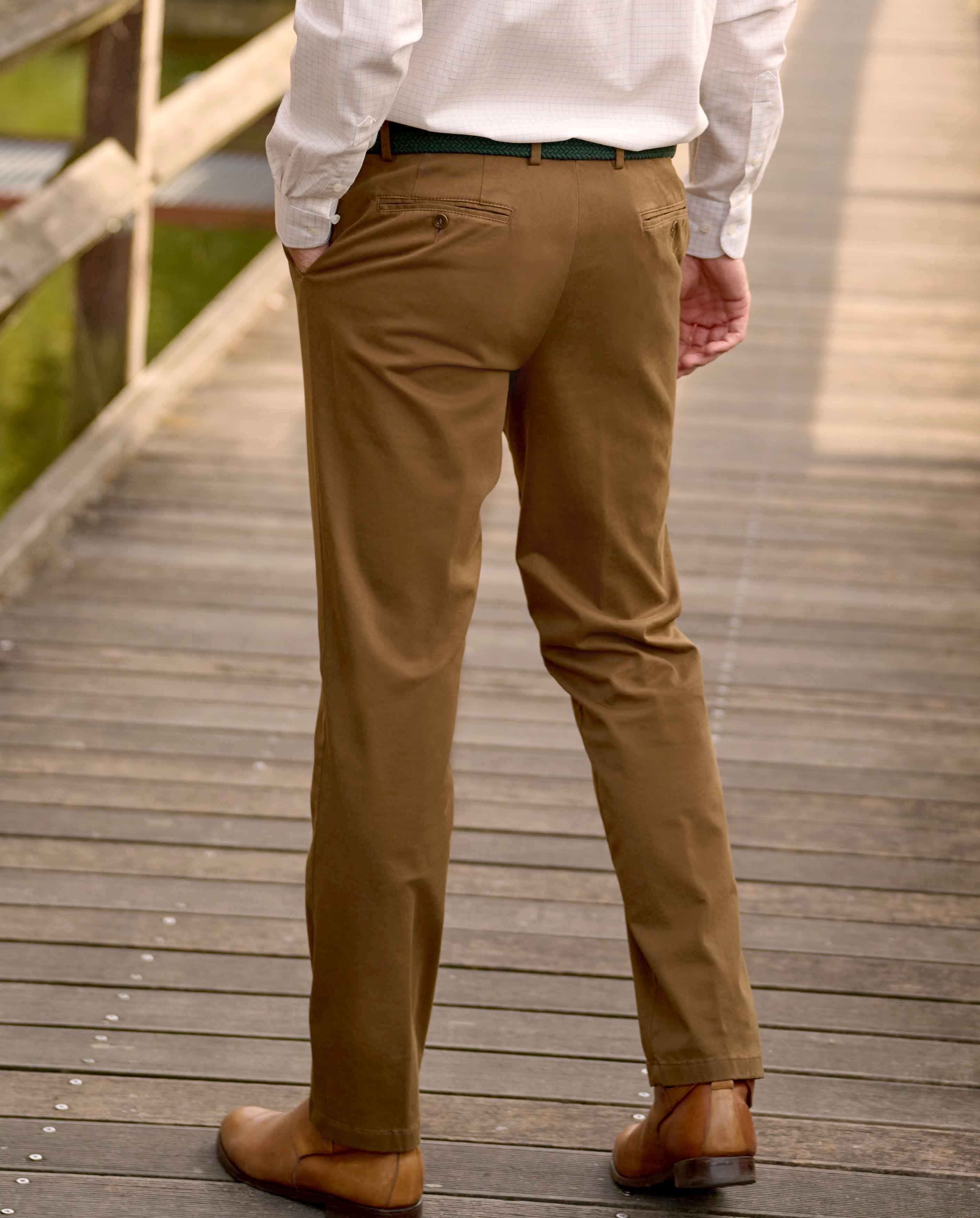 Herren-Winter-Chino ‘Mr. Jones’ in Mud – Premium Pima-Cotton