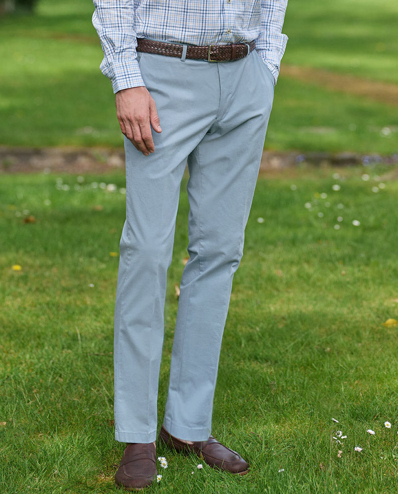 Feine Herren Chino ” Mr. Jones” in light blue