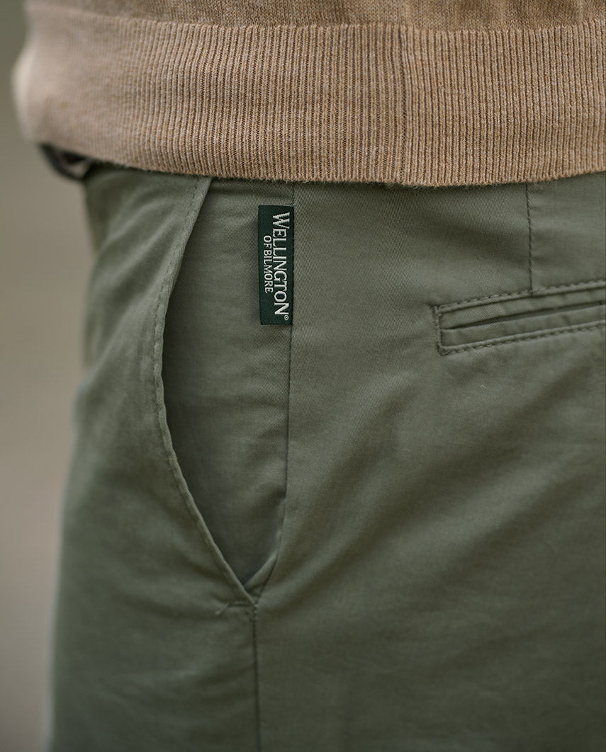 Feine Herren Chino ” Mr. Jones” in oliv