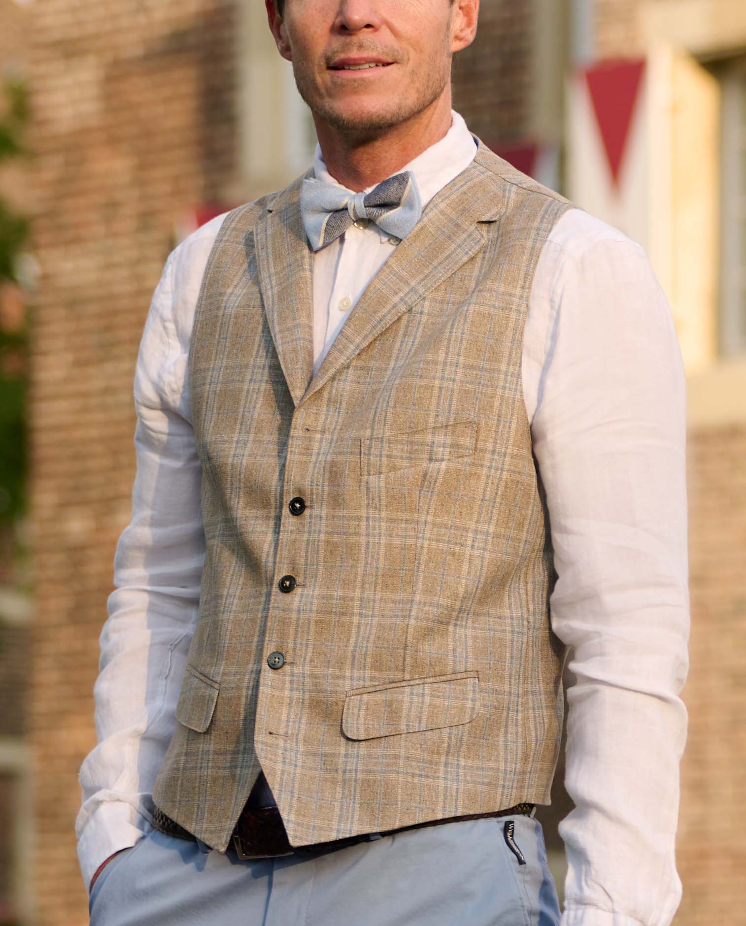 Summer vest "Wales" in beige-blue glen check made of silk