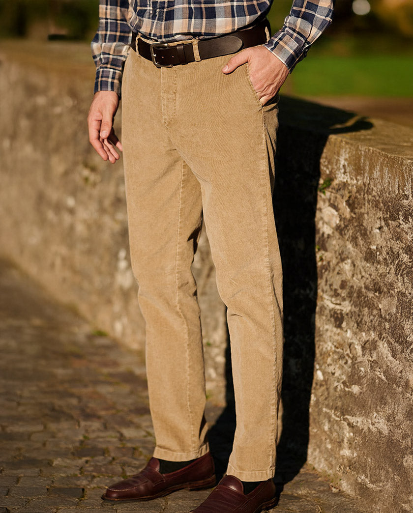 Herren Cordhose ''Mr. Bradley'' aus Genuacord in beige