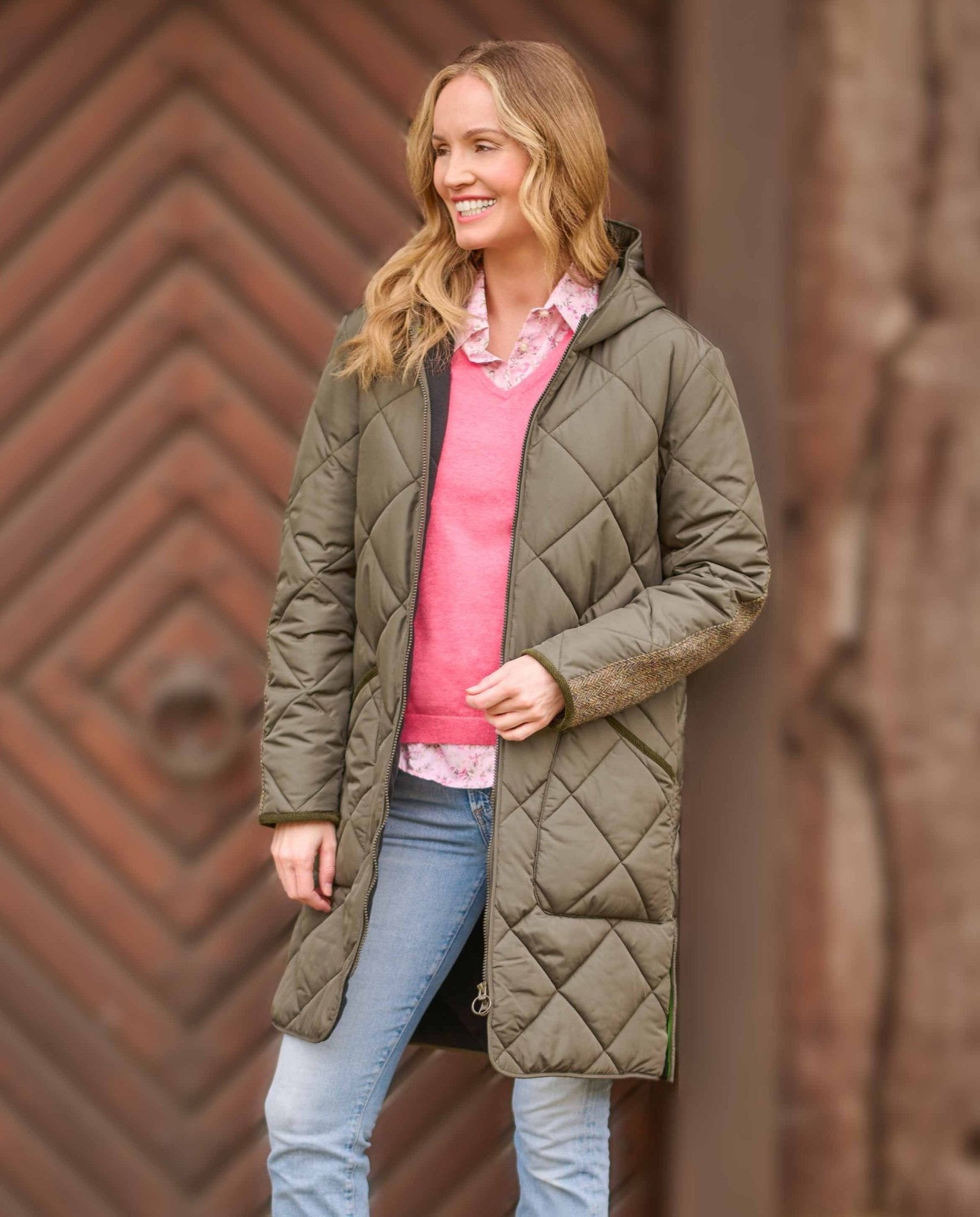 Damen Steppmantel ''Perth Polar'' mit Polar Fleece & Tweed Applikationen in oliv - Wellington of Bilmore