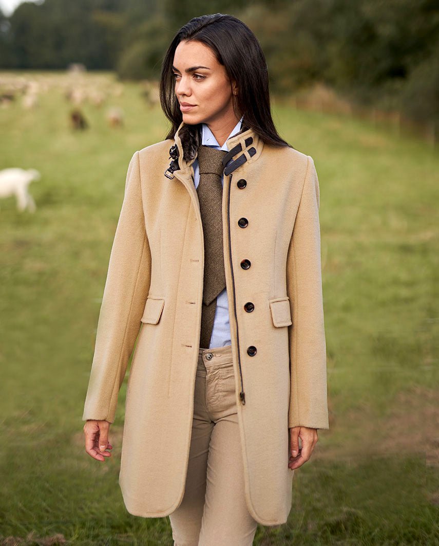 Damenmantel ''Paula'' aus Woll - Kaschmir - Qualität in desert camel - Wellington of Bilmore