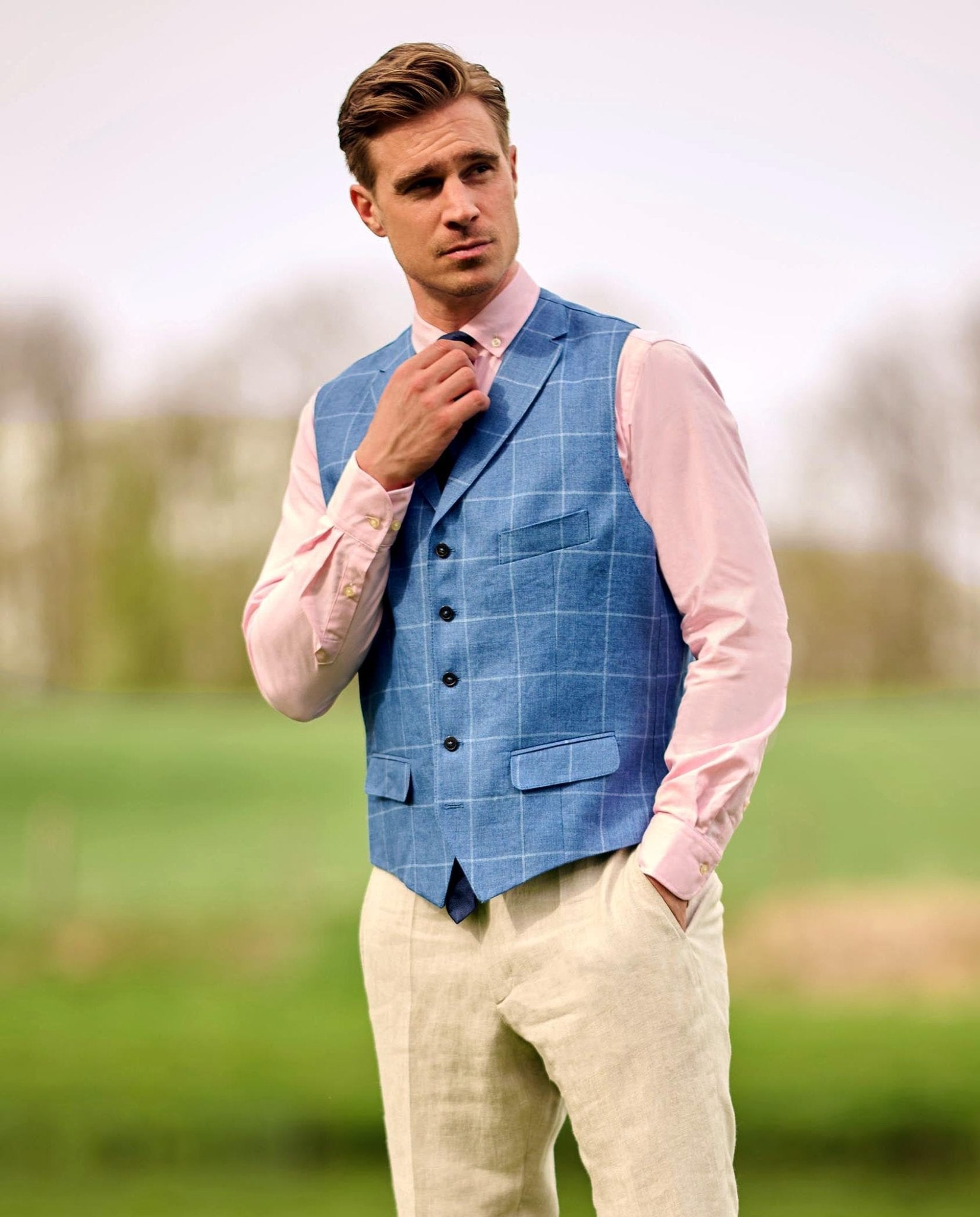 edle Herren Leinenweste ''Wales'' im blauen Fensterkaro - Wellington of Bilmore