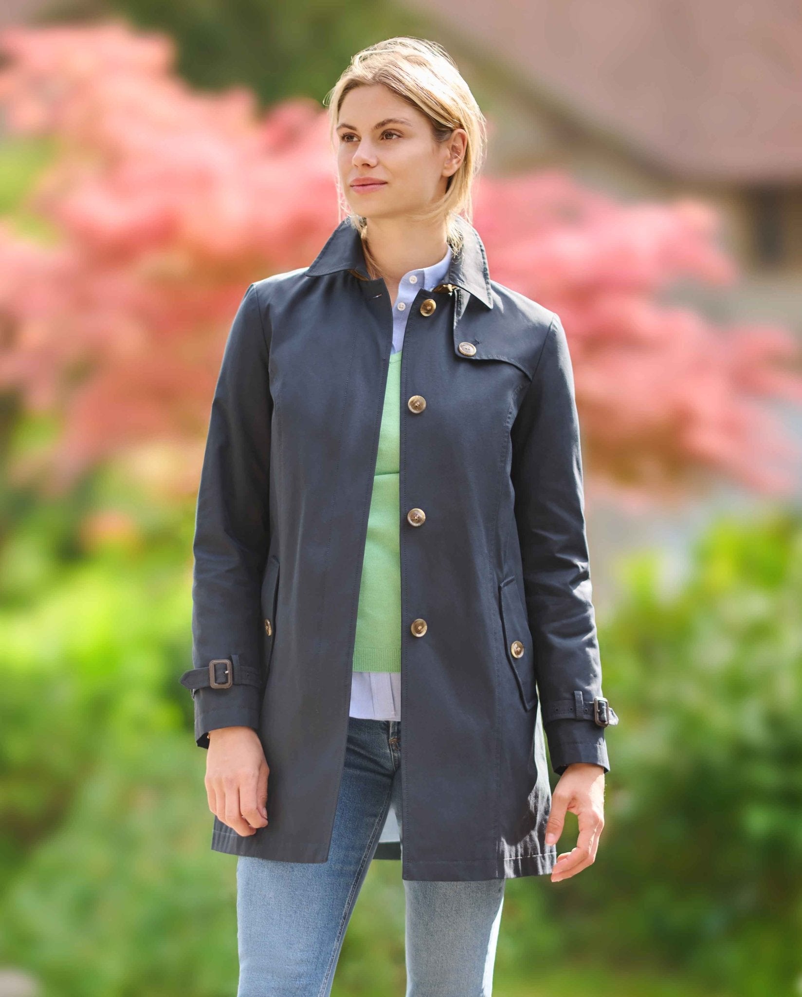 Einreihiger Damen Trenchcoat "Clarissa" in blau - Wellington of Bilmore