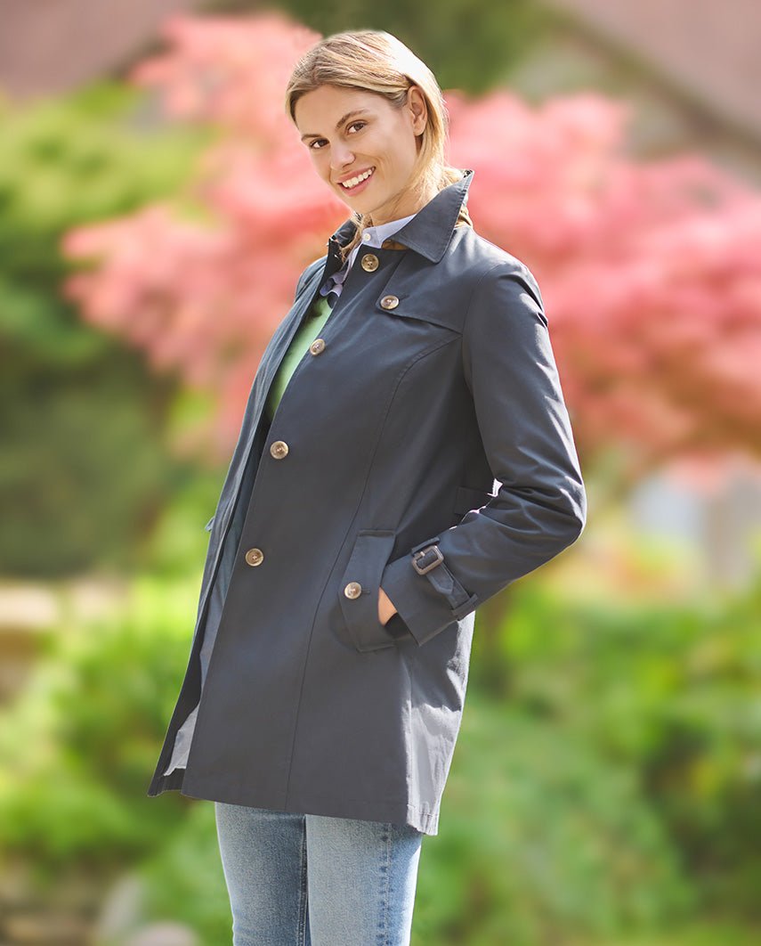Einreihiger Damen Trenchcoat "Clarissa" in blau - Wellington of Bilmore