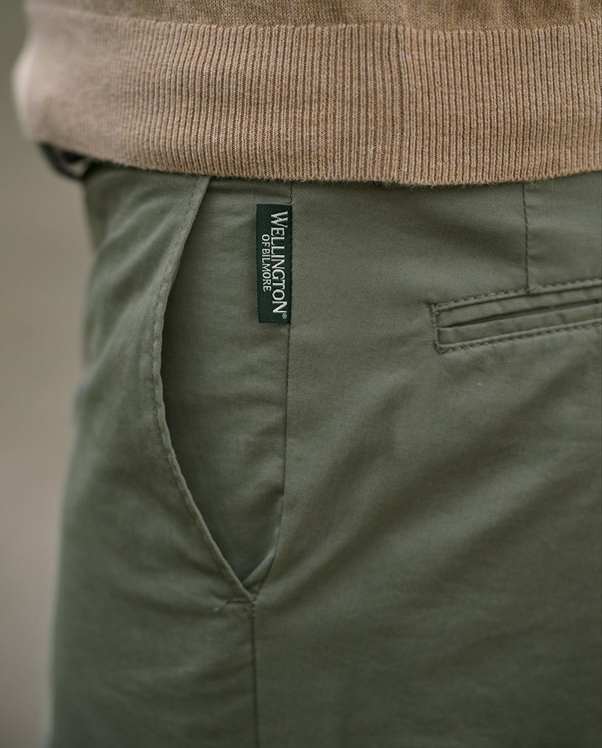 Feine Herren Chino ” Mr. Jones” in oliv - Wellington of Bilmore