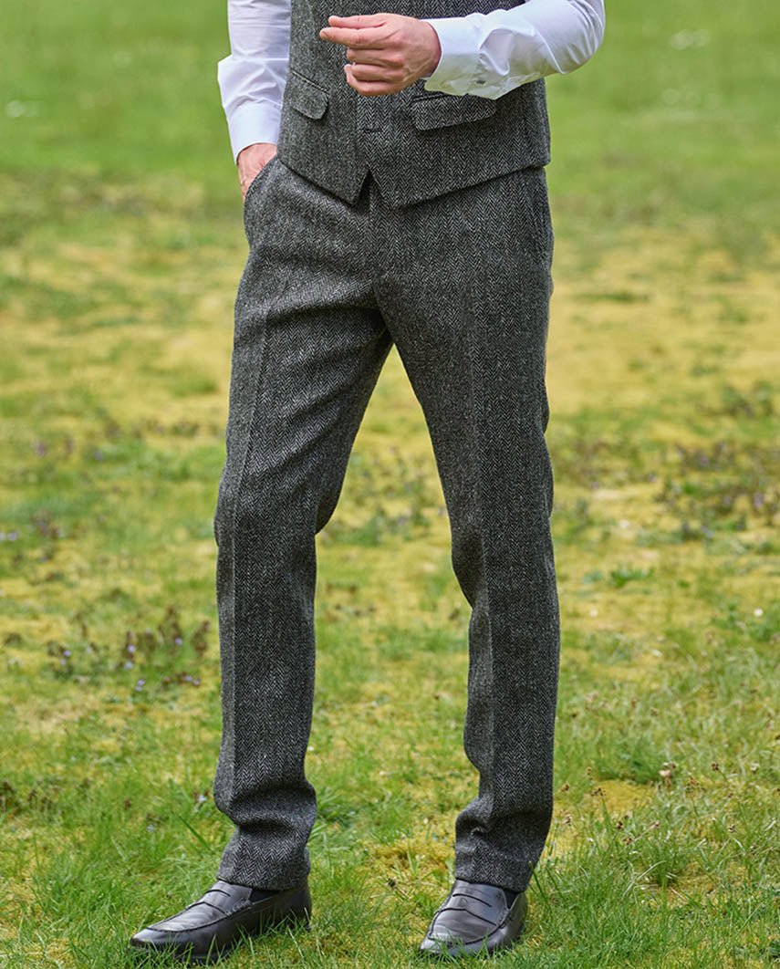 Harris Tweed Hose ''Mr. Miller " in anthra herringbone - Wellington of Bilmore