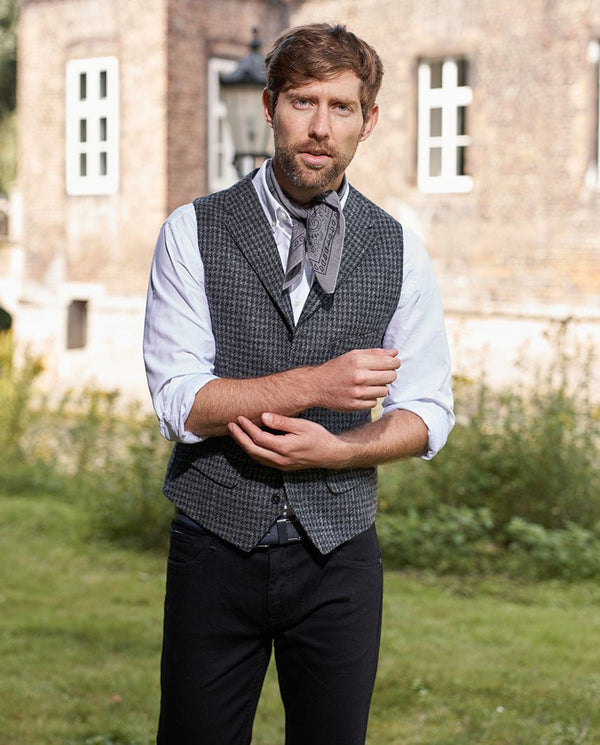 Harris Tweed Weste "Wales" in black houndstooth