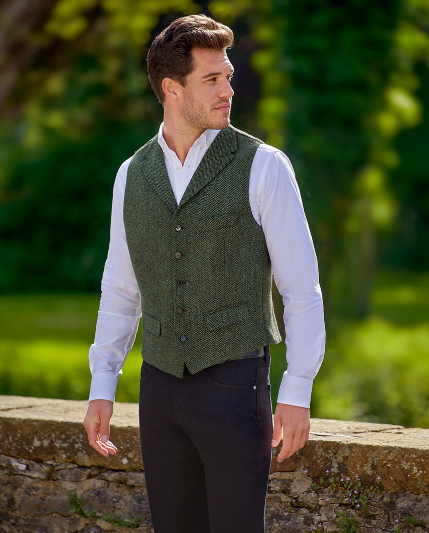 Harris Tweed Weste ''Wales'' in green island herringbone - Wellington of Bilmore
