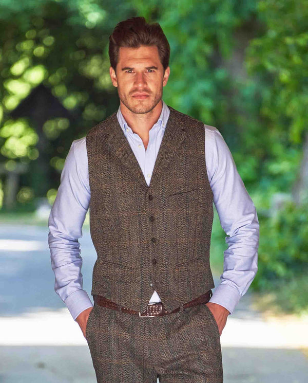Harris Tweed Weste "Wales" in highland green herringbone