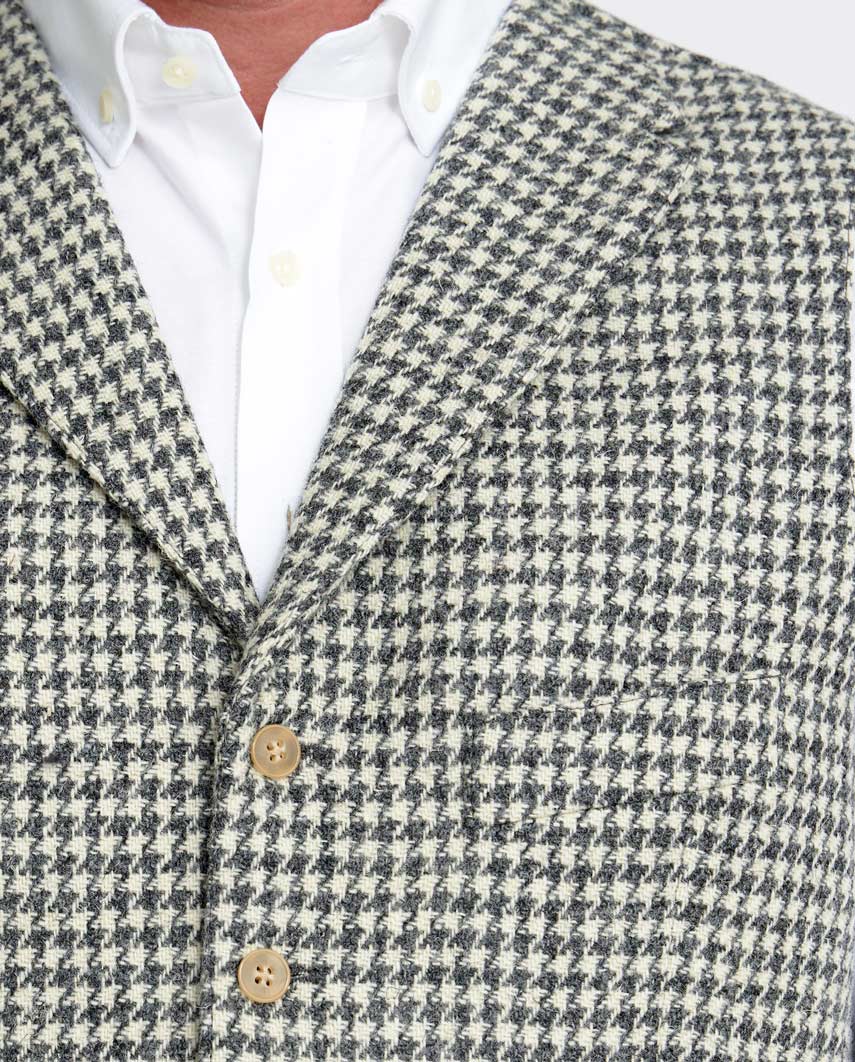 Harris Tweed Weste "Wales" in in grey-cream houndstooth - Wellington of Bilmore