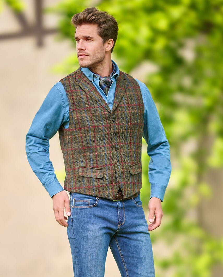 Harris Tweed Weste ''Wales'' in red - blue check - Wellington of Bilmore