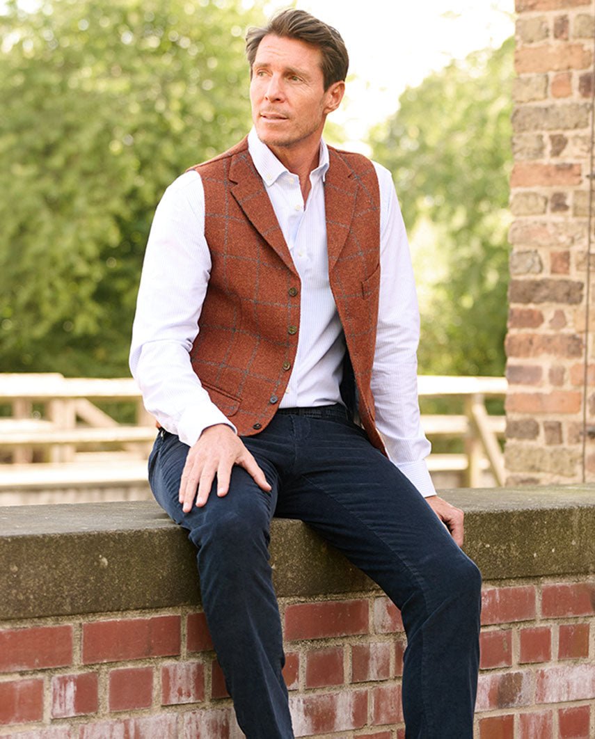 Harris Tweed Weste ''Wales'' in rust overcheck - Wellington of Bilmore