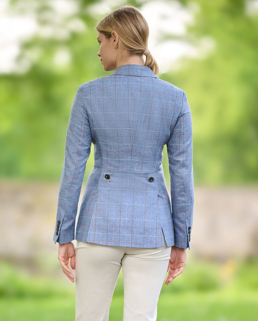 hellblauer Seidenblazer "Carola" für Damen mit dezentem Überkaro - Wellington of Bilmore