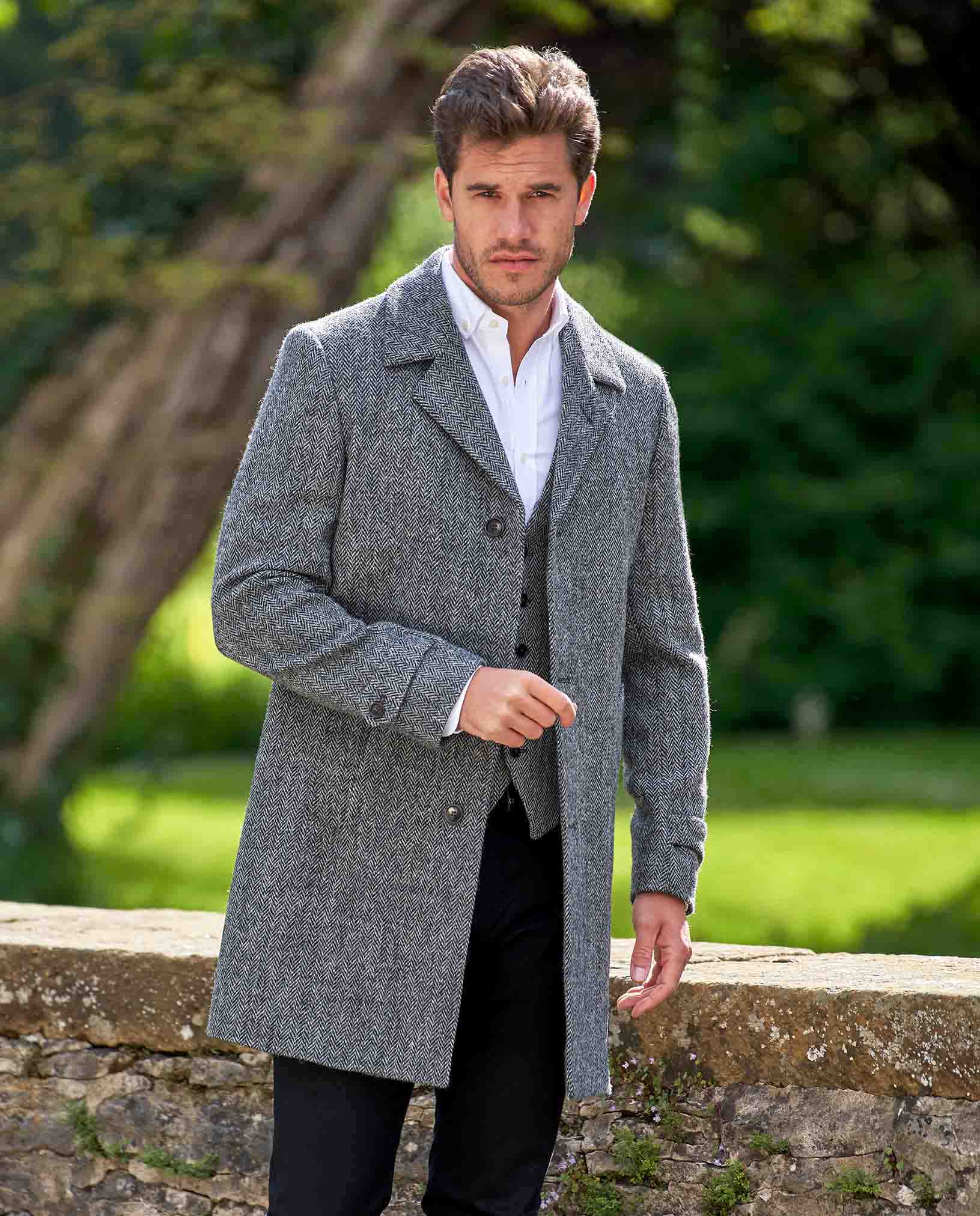 Herren Blazermantel ''Billy'' aus Harris Tweed in black Herringbone - Wellington of Bilmore
