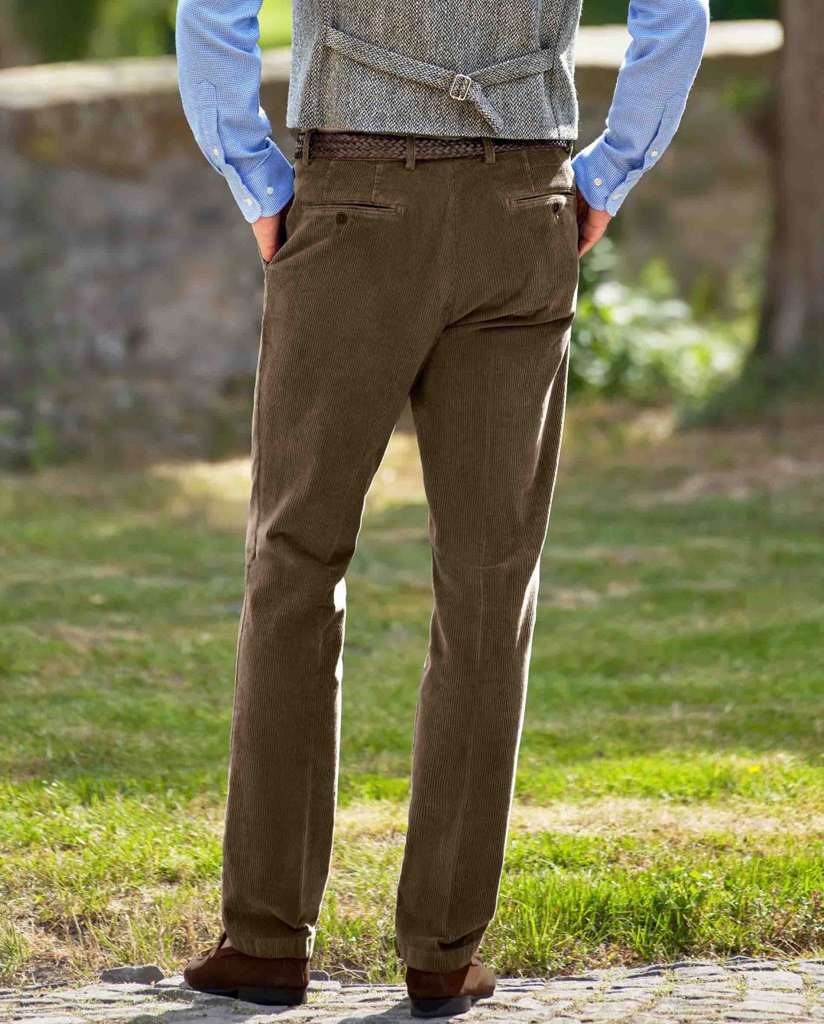 Herren Cordhose ''Mr. Bradley'' aus Genuacord in mud - Wellington of Bilmore