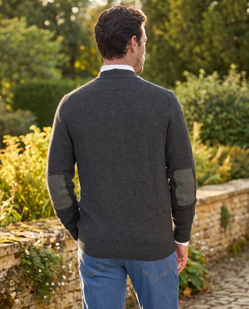 Herren Merino-Strickjacke "The Cardigan" in charcoal - Wellington of Bilmore