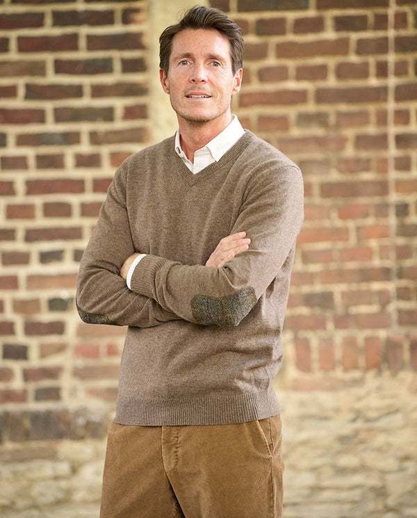 Herren Strickpullover "Jack" in nutmeg mit Harris Tweed Applikationen