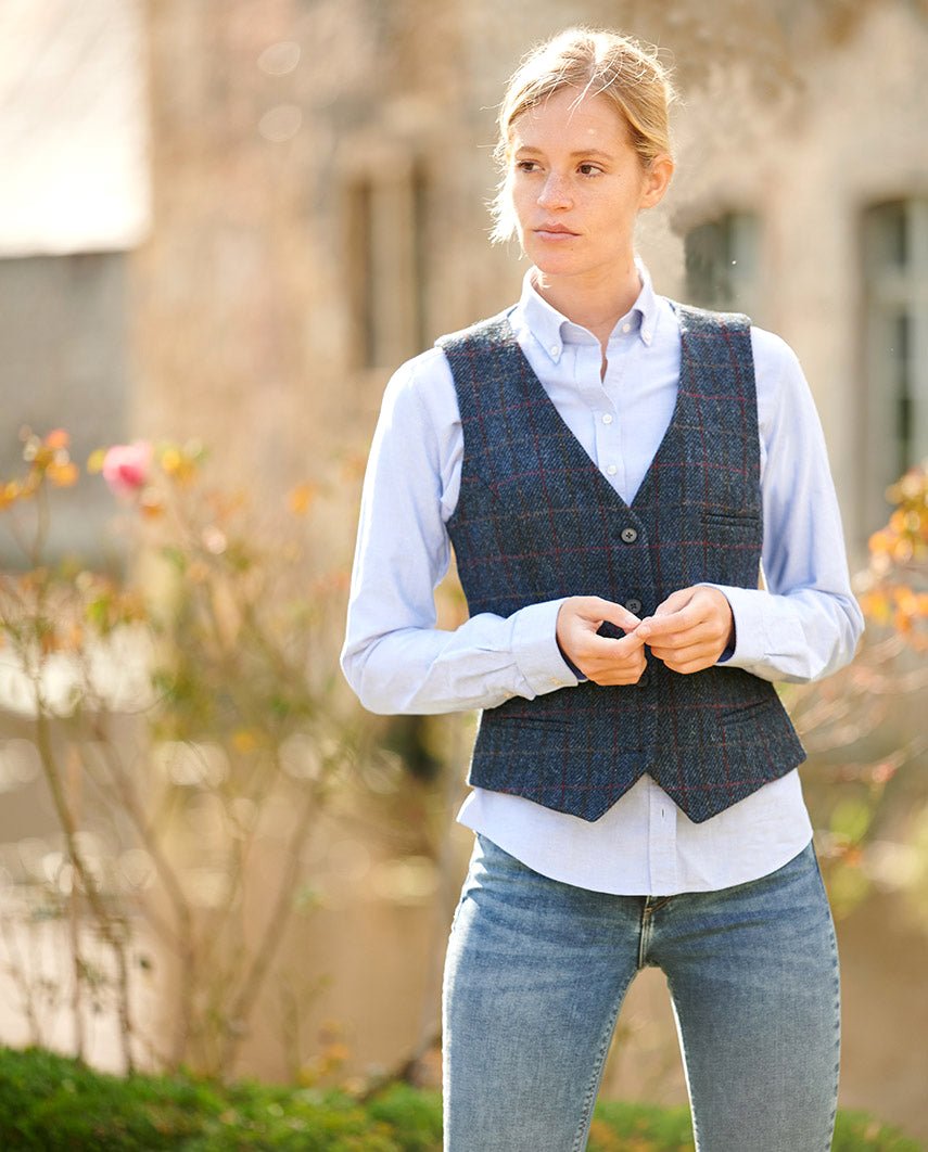 Lea - Harris Tweed Weste in scottish blue - Wellington of Bilmore