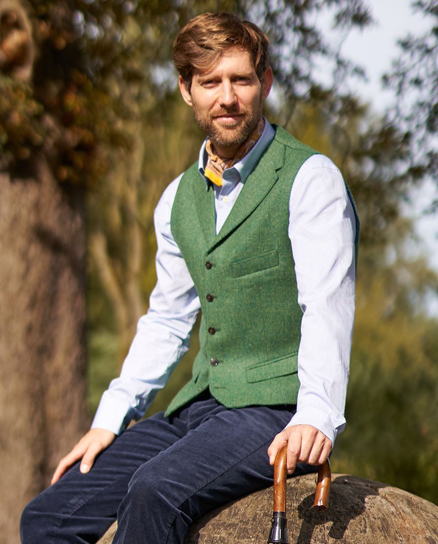Wales - grüne Harris Tweed Weste mit Kragen - Wellington of Bilmore